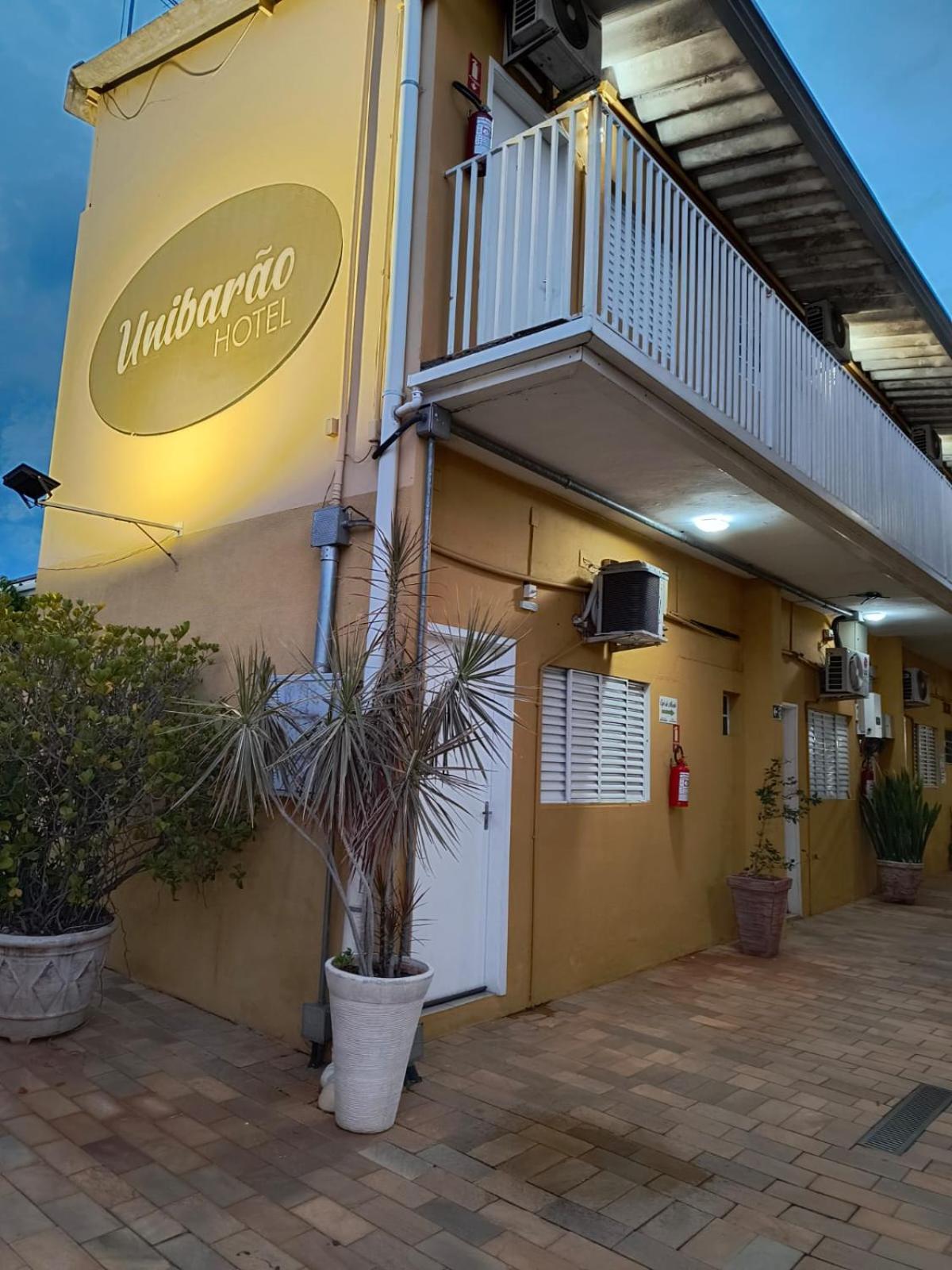 Unibarão Hotel -Próximo as Universidades Unicamp-Puc-Hospitais -Bancos-Restaurantes-Praça Capital -Shopping Dom Pedro -Ceasa Campinas  Exterior foto